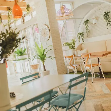 Commudus In Caesar Resort&spa, Long Beach * Perivolia tou Trikomou