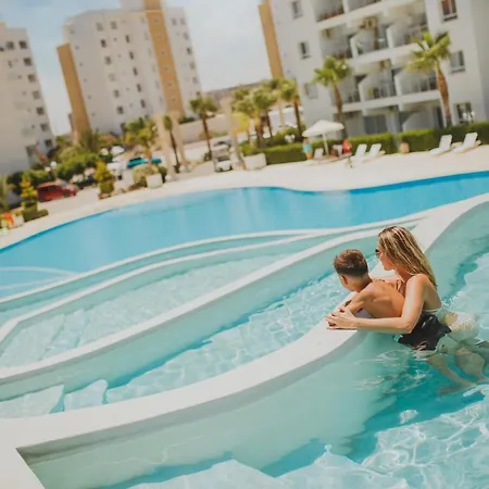 Commudus In Caesar Resort&spa, Long Beach Апартаменты Perivolia tou Trikomou